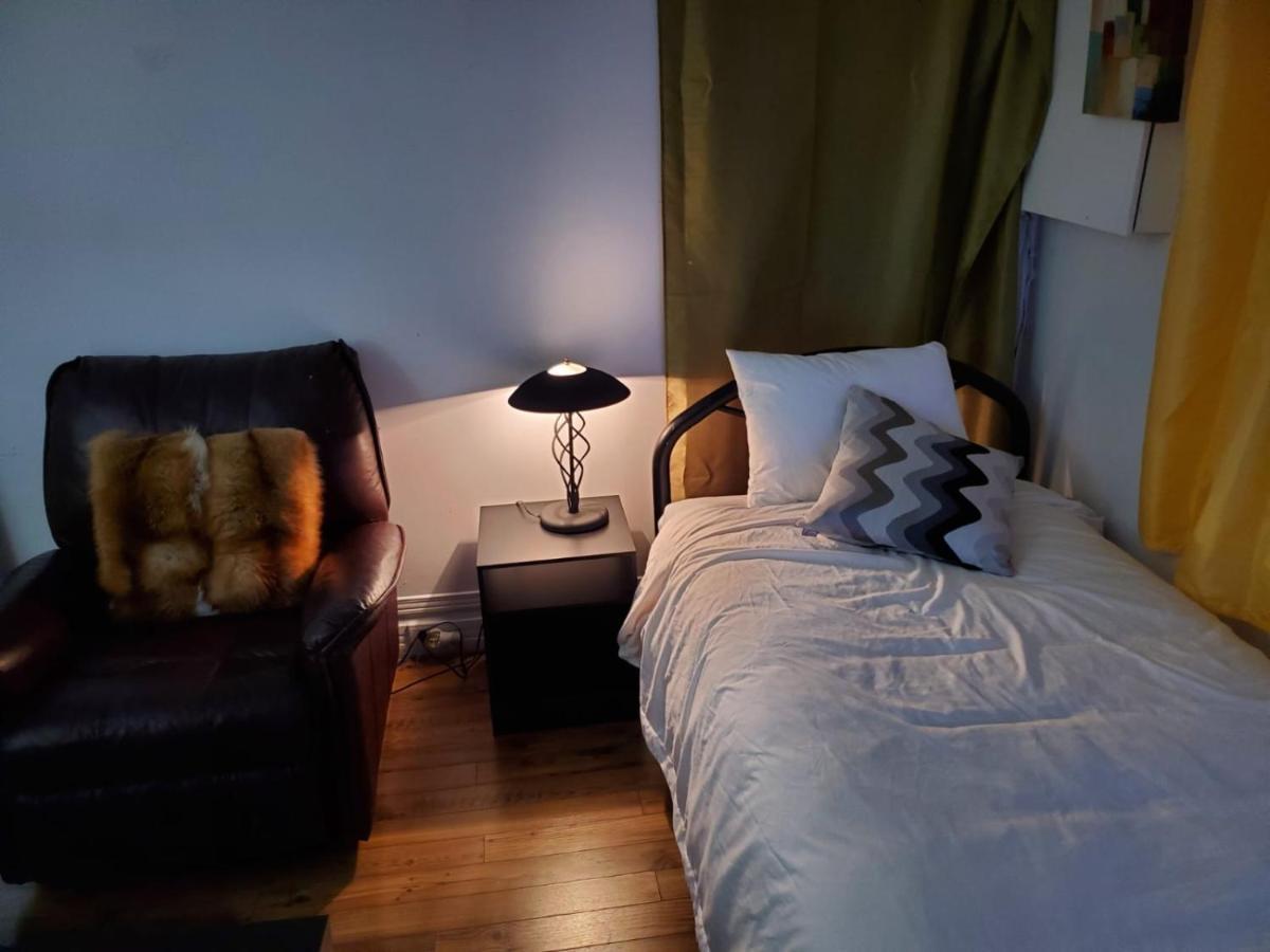 Booking-Eddy- Single Room With Self Check-In Hull Bagian luar foto