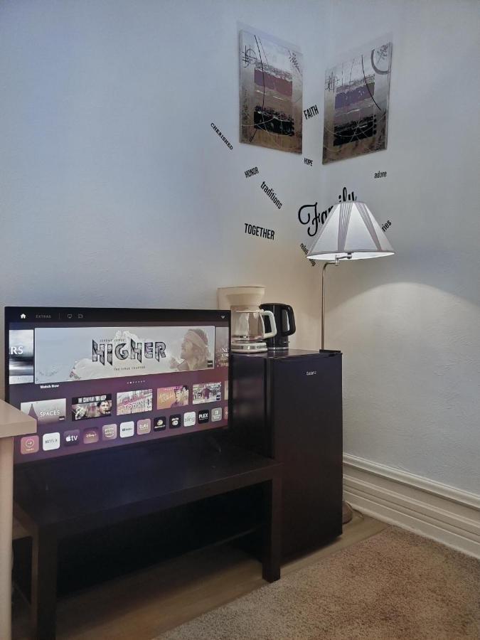 Booking-Eddy- Single Room With Self Check-In Hull Bagian luar foto