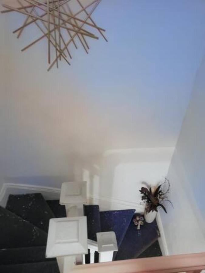 Booking-Eddy- Single Room With Self Check-In Hull Bagian luar foto